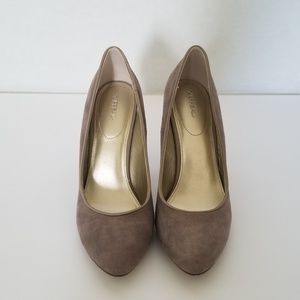 Xappeal Women’s Shoes Pumps Size 8.5 . 